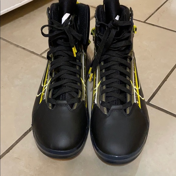 Nike Air Max 720 Saturn - Picture 2 of 8